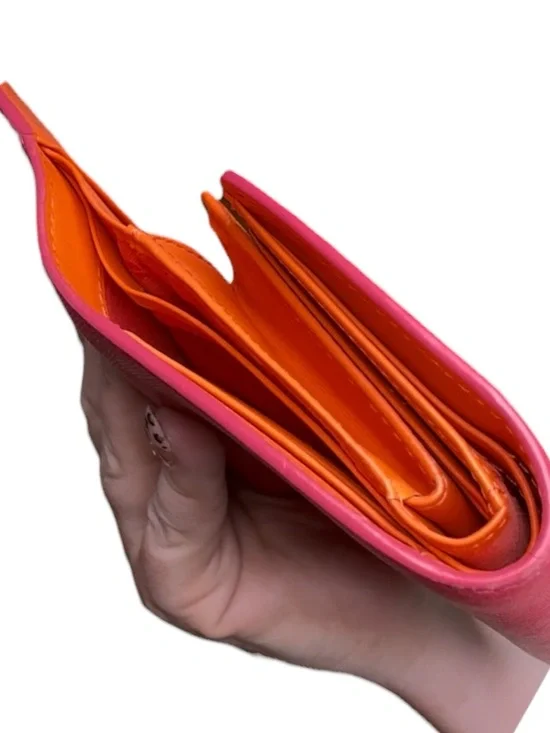 ๐ MCM HOT PINK WALLET - Picture 11 of 12